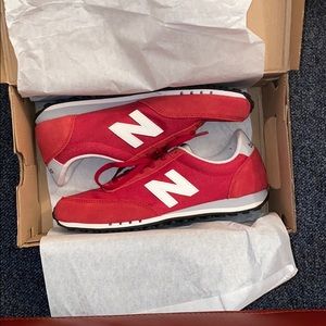 WOMENS NEW BALANCE SNEAKERS